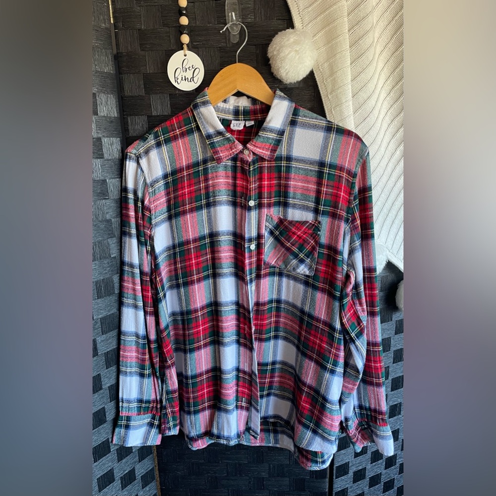 Woman’s Gap Button Up Shirt Size XL